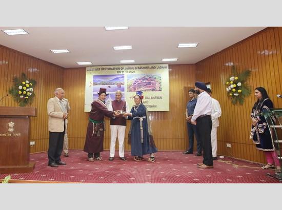 पंजाब राजभवन में मनाया गया जम्मू-कश्मीर और लद्दाख का राज्य स्थापना दिवस