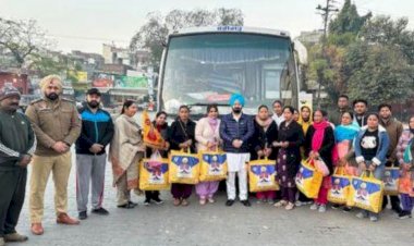 विधायक अजीतपाल सिंह ने बस को तीर्थयात्रा के लिए किया रवाना