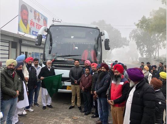 विधायक कटारिया ने जीरा से ‘मुख्यमंत्री तीर्थयात्रा योजना’ के तहत बस को हरी झंडी दिखाकर किया रवाना