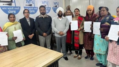 मोहाली में विधायक कुलवंत सिंह ने नवनियुक्त आंगनवाड़ी सहायिकाओं और कार्यकर्ताओं को सौंपे नियुक्ति पत्र