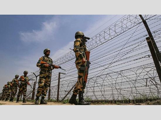 सीमा सुरक्षा के साथ-साथ समाज सेवा भी करती है बीएसएफ