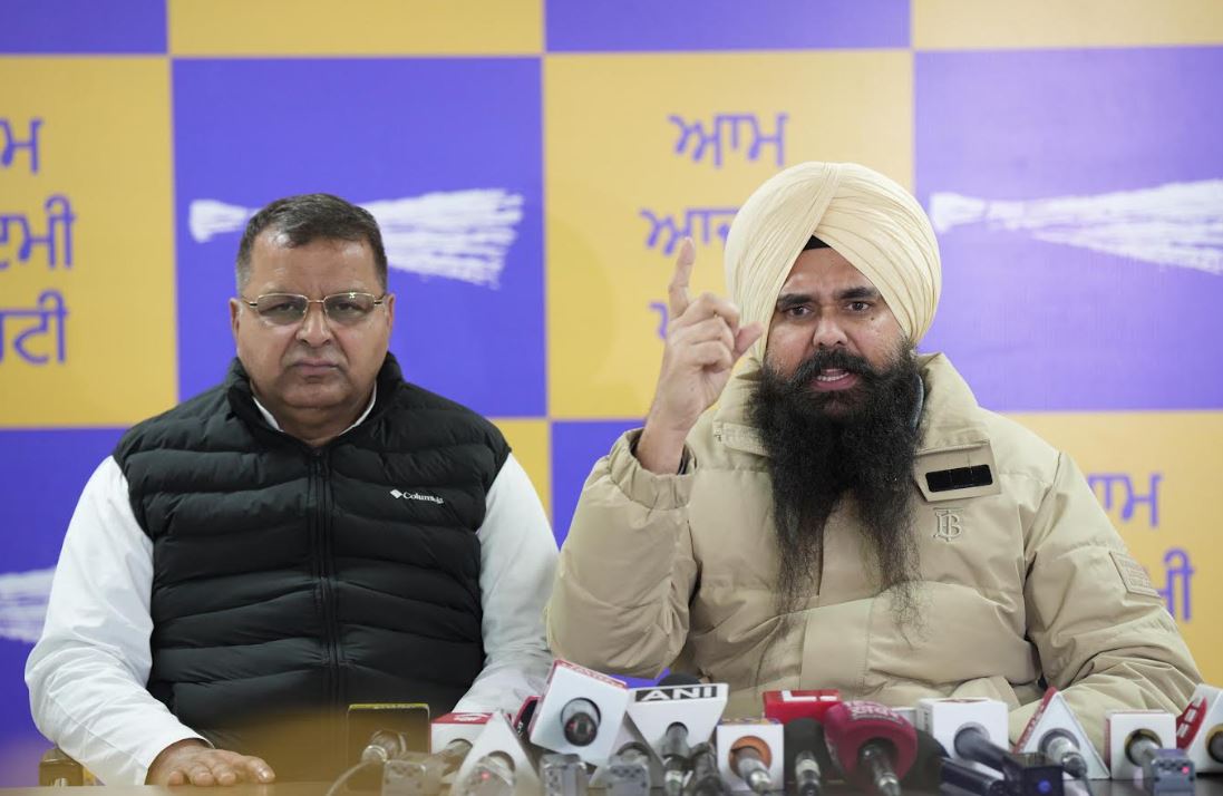 चंडीगढ़ चुनाव में पूरे देश ने देखी बीजेपी की गुंडागर्दी, आम चुनाव में लोग देंगे इसका करारा जवाब: मलविंदर सिंह कंग