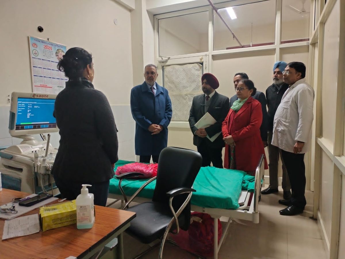 स्वास्थ्य मंत्री ने माता कौशल्या सरकारी अस्पताल का किया औचक दौरा, सुविधाओं का लिया जायजा