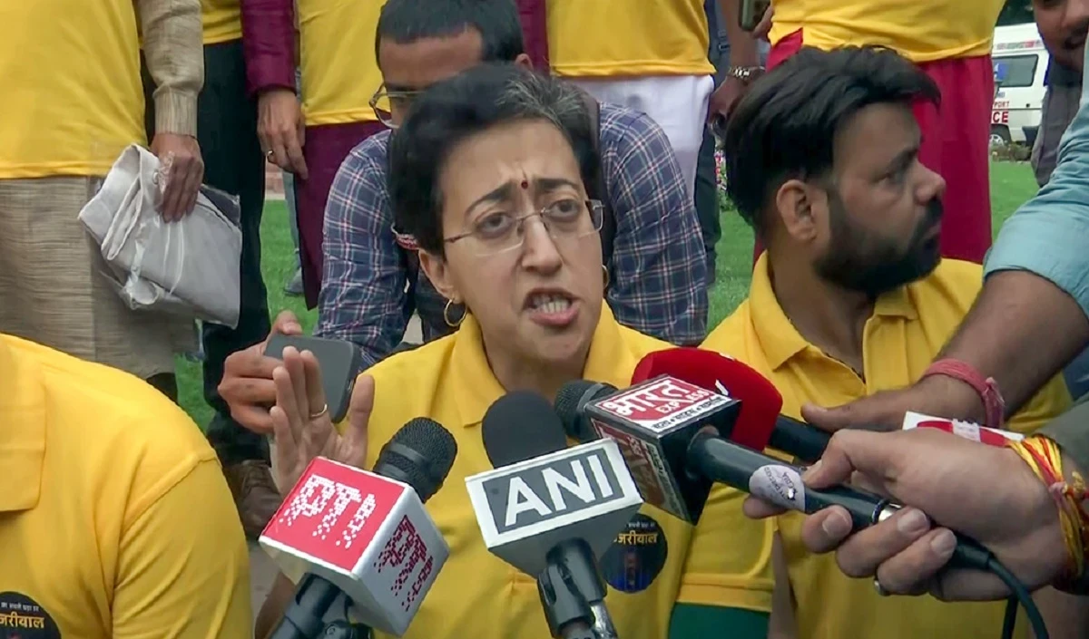 ‘आप’ नेताओं ने घर घर जाकर लोगों को 31 मार्च की महारैली के लिए आमंत्रित किया