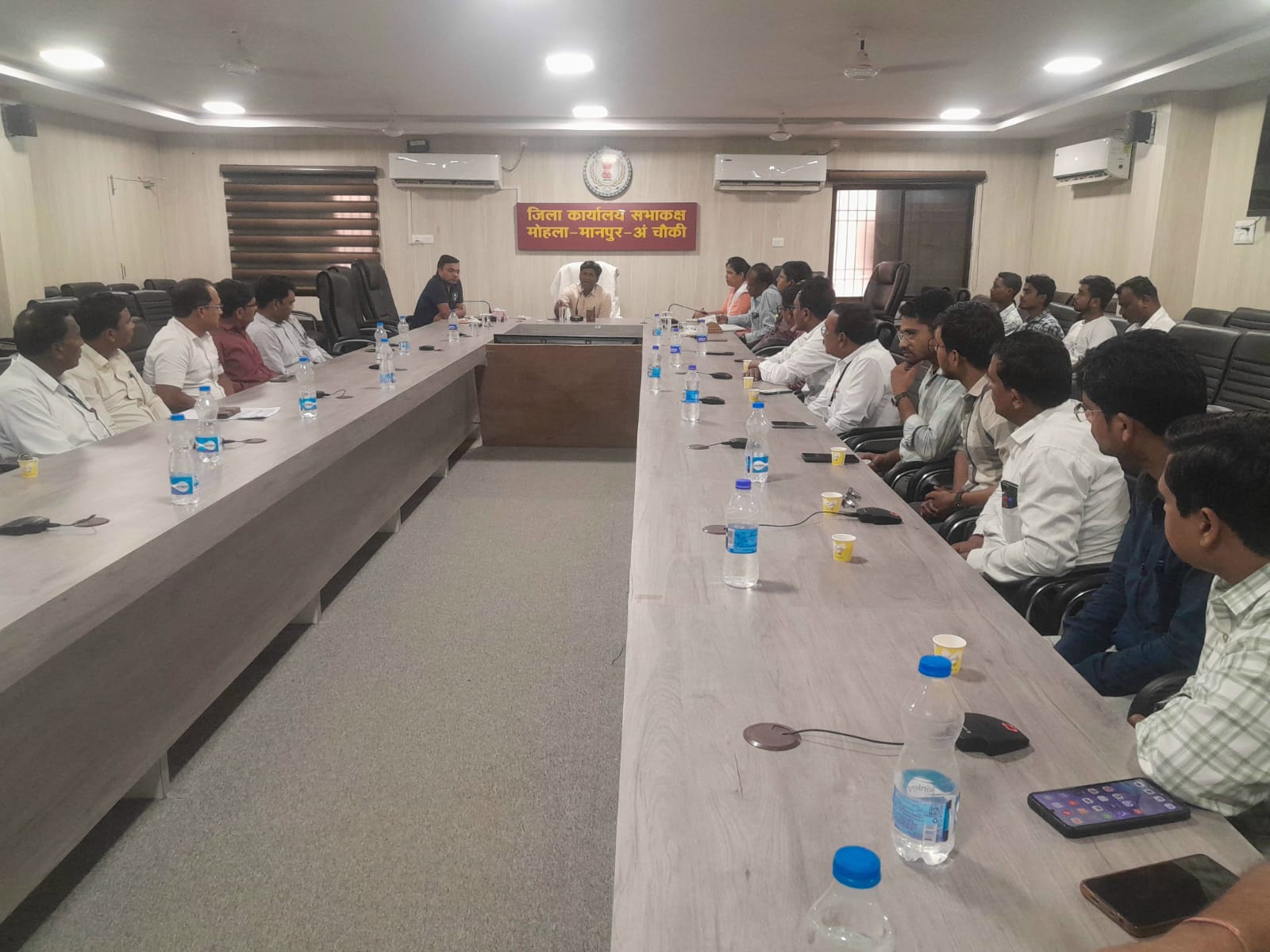 लोकसभा चुनाव के दौरान आचार संहिता की पालना को लेकर गुरूग्राम में हुई 3 राज्यों के प्रशासनिक व पुलिस अधिकारियों की बैठक