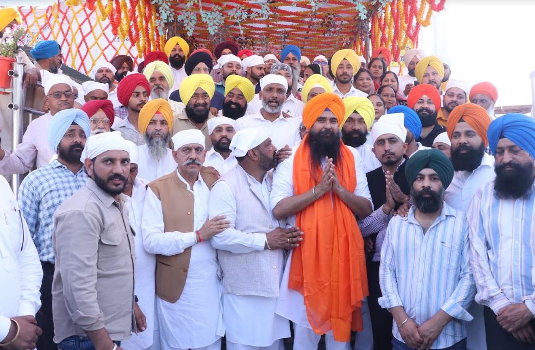 मलविंदर कंग ने गुरुद्वारा श्री सोहाना साहिब में नतमस्तक होकर चुनावी मुहिम का किया आगाज