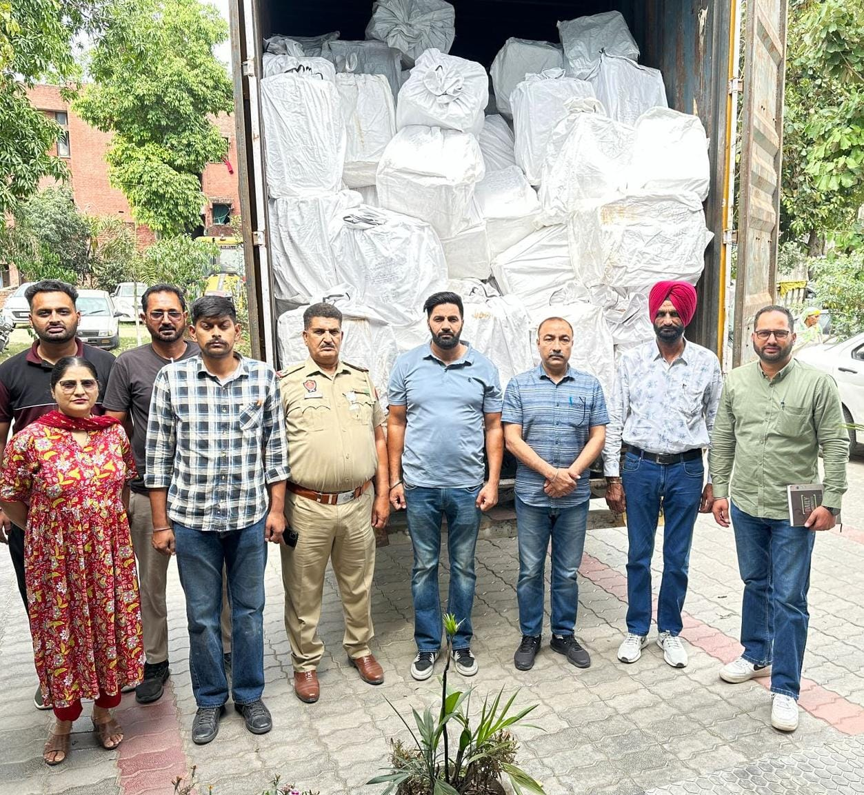 एसटीएफ ने अंतरराज्यीय अवैध फार्मा कार्टेल का किया भंडाफोड़, 70 लाख से अधिक नशीली गोलियां की जब्त