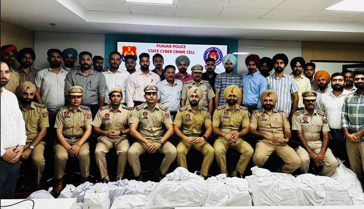 साइबर क्राइम डिवीजन ने अमेरिका में रहने वाले लोगों से धोखाधड़ी करने वाले 2 फर्जी कॉल सेंटर का किया भंडाफोड़