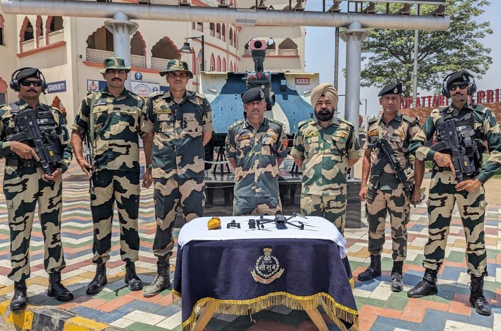 अमृतसर में बीएसएफ ने 550 ग्राम हेरोइन के साथ 2 पाकिस्तानी ड्रोन किए बरामद