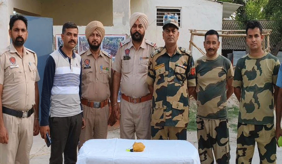 फाजिल्का में BSF ने सीमा क्षेत्र से पाकिस्तानी ड्रोन द्वारा गिराई गई हेरोइन की बरामद