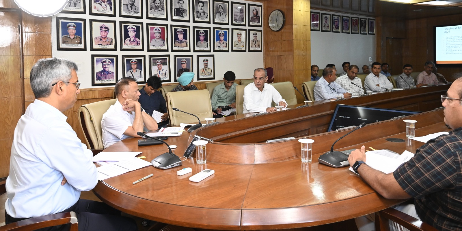 हरियाणा में 2 अधिकारियों पर बड़ा एक्शन, महंगी पड़ी बहस