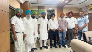 पंजाब कॉटन फैक्ट्रीज एंड जिनर्स एसोसिएशन ने कपास उद्योग की चुनौतियों के समाधान के लिए पीएयू के कुलपति से की मुलाकात