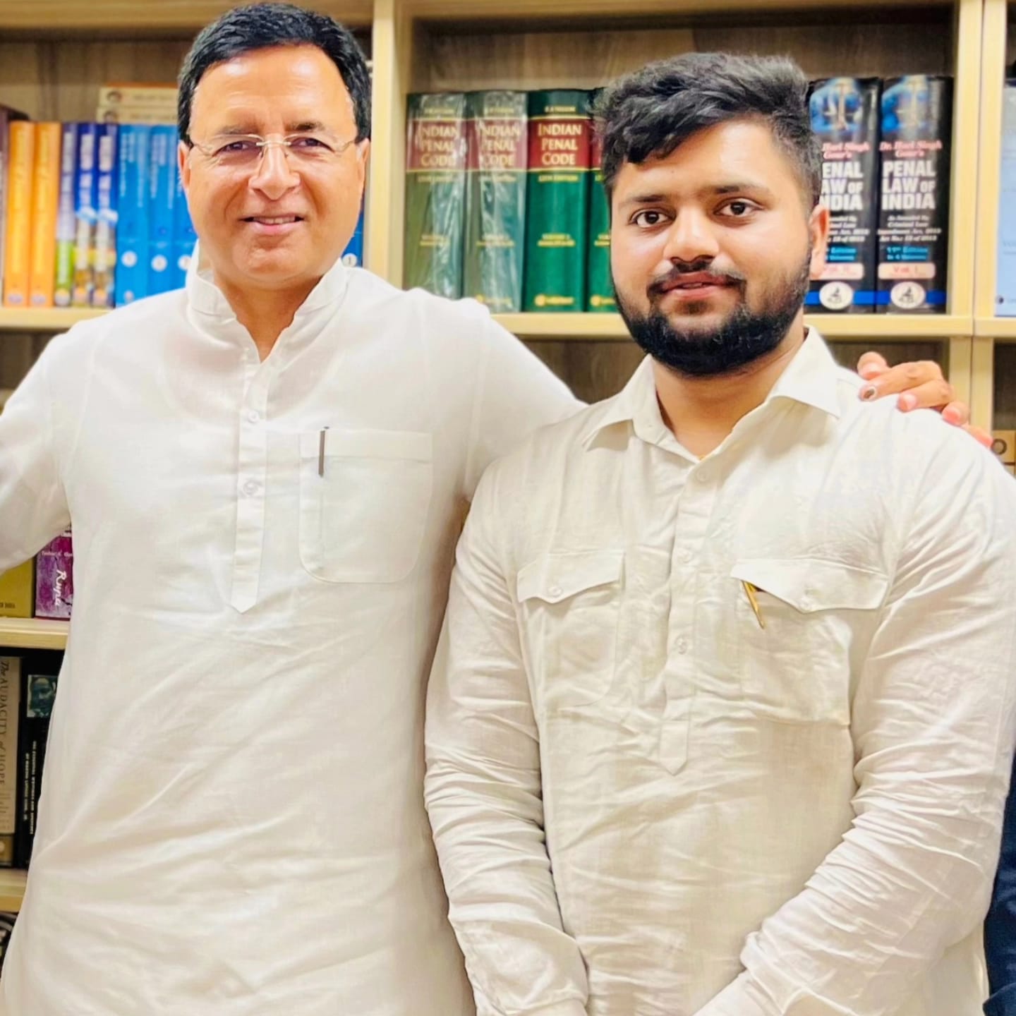 नई दिल्ली में कांग्रेस के राष्ट्रीय महासचिव रणदीप सुरजेवाला से मिले दीपांशु बंसल, लोकसभा चुनावों में किए गए कार्यों की दी विस्तृत रिपोर्ट