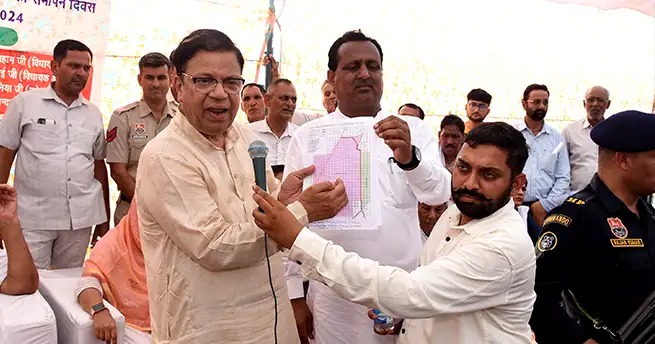 हिसार एयरपोर्ट के पास तलवंडी राणा रोड के निर्माण को लेकर चल रहा धरना खत्म, सरकार ने मानी मांगें