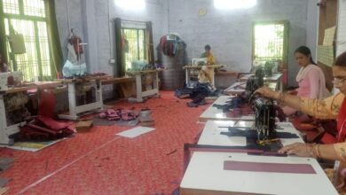 फाजिल्का में 'आजीविका मिशन' के तहत स्वयं सहायता समूहों ने हासिल की उपलब्धि, सिलीं 10 हजार स्कूल यूनिफॉर्म