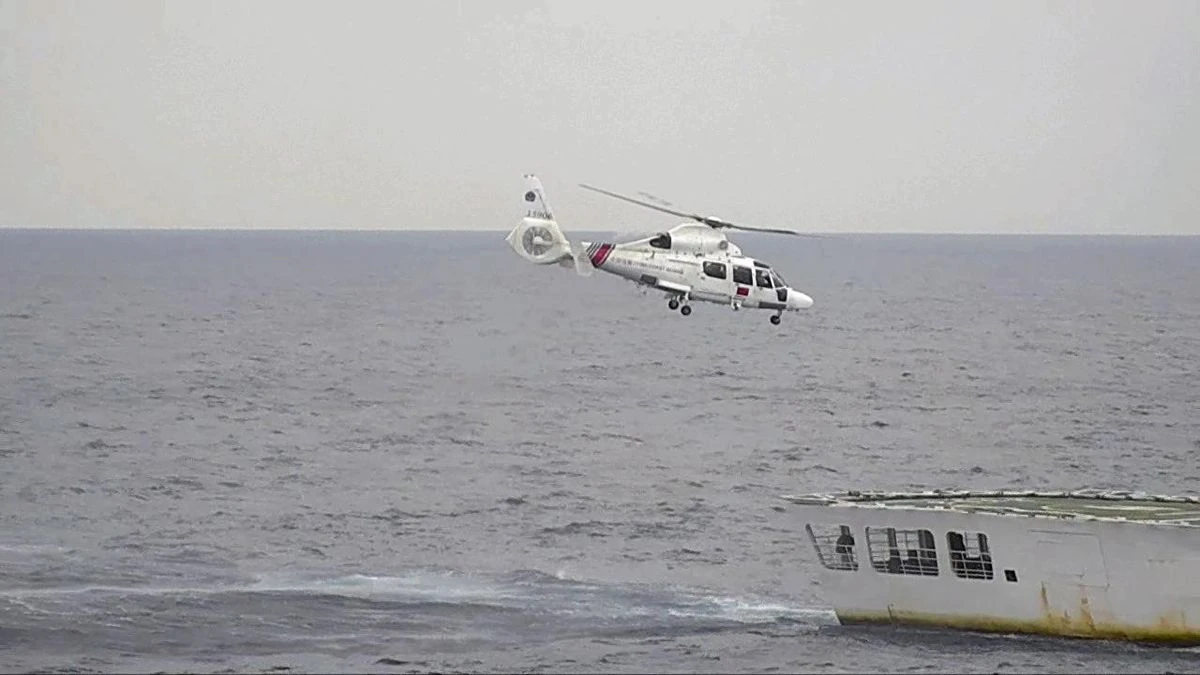 Chinese helicopter enters Japan's border, Tokyo is strict