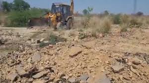 Prayagraj: Government board again installed on the land freed from Atiq Ahmed