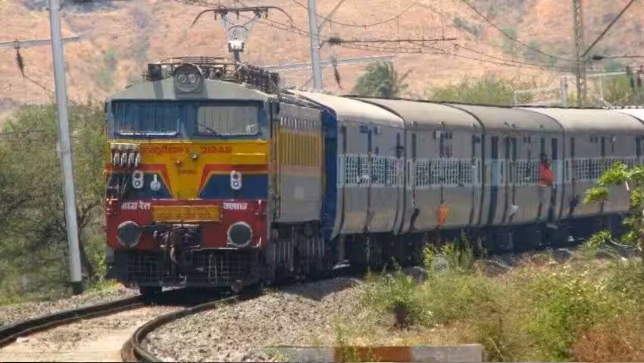 Fire on railway track in Unnao, 6 trains stopped