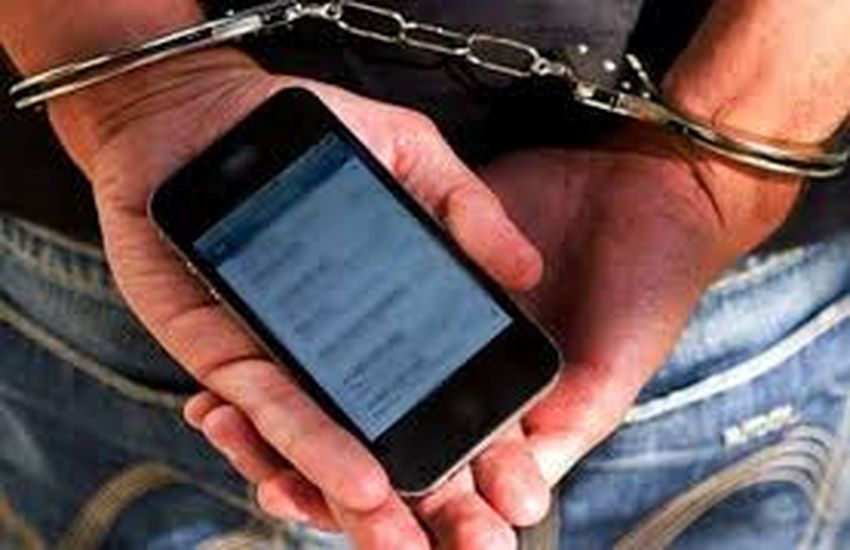 Delhi Police recovered stolen mobiles | People were delighted