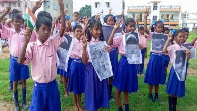Children narrowly escape after the roof of a government school collapsed in Madhya Pradesh, a major accident after Rajasthan