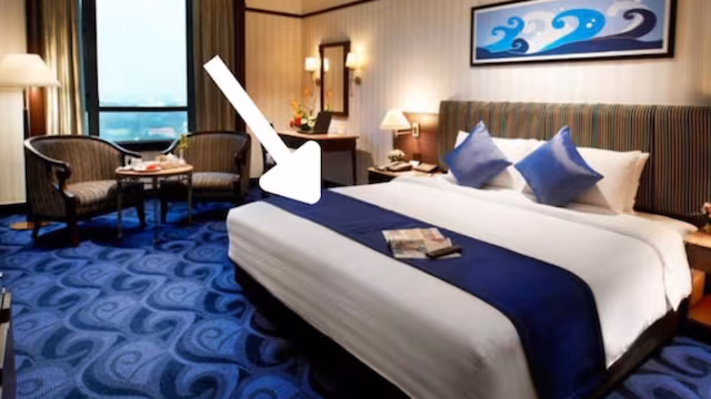 Why is there a thin cloth on hotel beds? Know the real reason