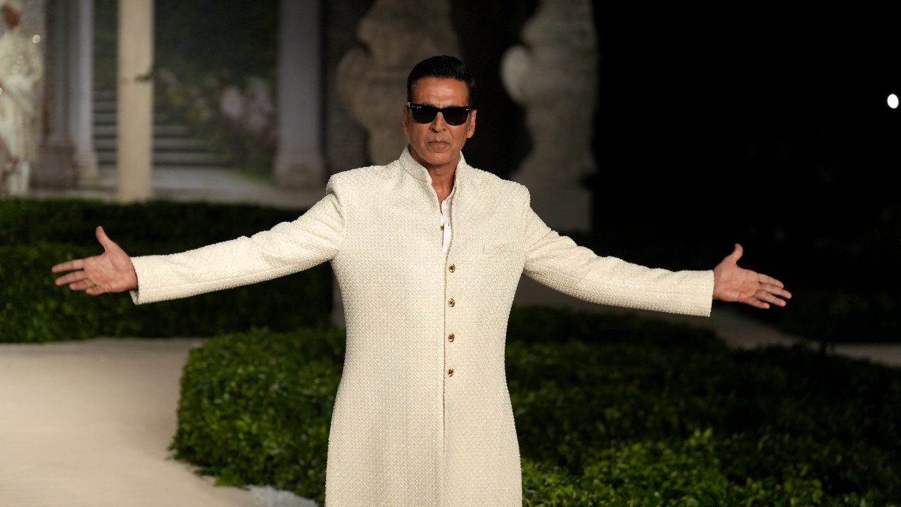 Akshay Kumar returned to the ramp after 12 years, made a fashion comeback in Delhi