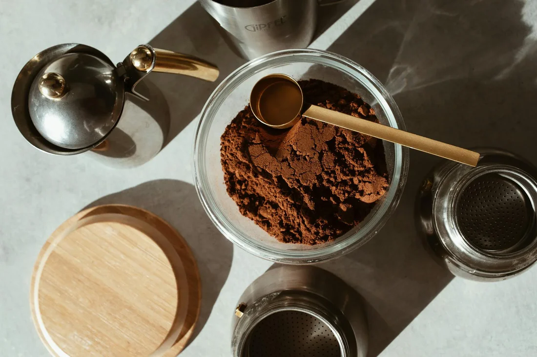 Mix protein powder in coffee and drink it, you will lose weight fast!