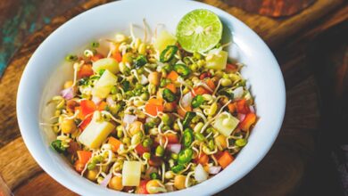 Sprouts Salad: Don't you eat non-veg? This is how you can fulfil your protein requirement in breakfast Sprouts Salad: Don't you eat non-veg? This is how you can fulfil your protein requirement in breakfast