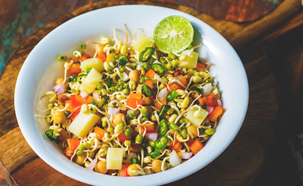 Sprouts Salad: Don't you eat non-veg? This is how you can fulfil your protein requirement in breakfast Sprouts Salad: Don't you eat non-veg? This is how you can fulfil your protein requirement in breakfast