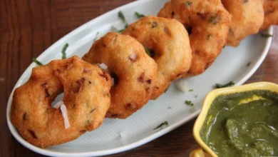 Why is there a hole in the vada? Know its relation with taste