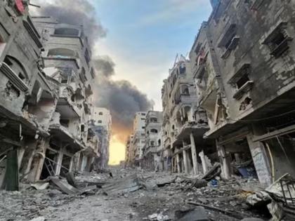 Israeli army continues to attack Gaza, firing on people who came to collect relief material