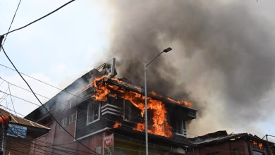 Massive fire in Shahdol causes chaos | Many shops burnt to ashes, fire brigade efforts continue