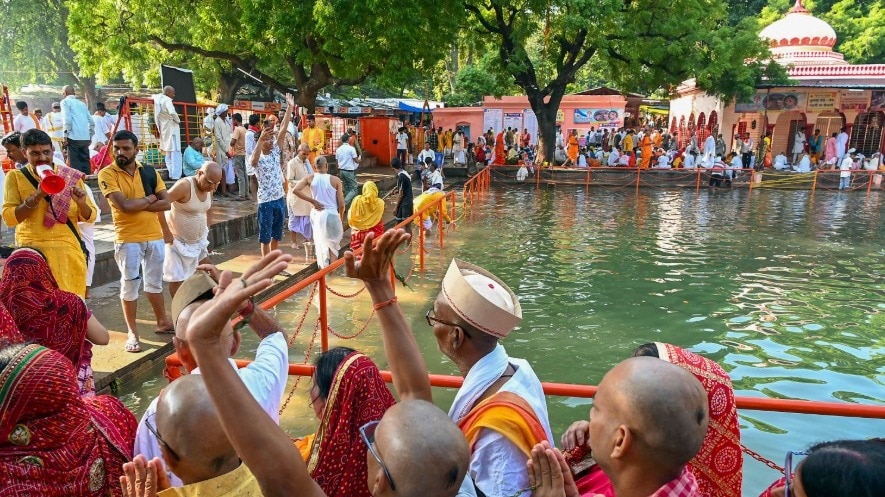 गयाजी में पिंडदान: पितृ ऋण से मुक्ति, जानें गरुड़ पुराण का महत्व