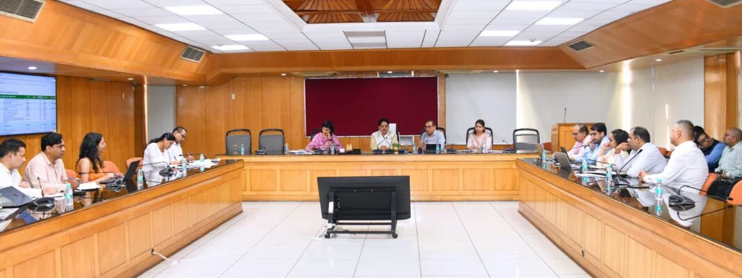 *योगी सरकार के ट्रिलियन डॉलर अर्थव्यवस्था के लक्ष्य को आईटी-इलेक्ट्रॉनिक्स सेक्टर से मिलेगी नई गति*
