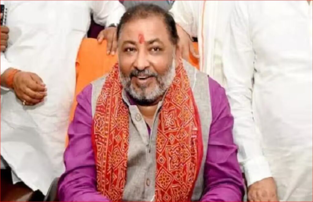 दयाशंकर सिंह का सपा पर हमला, बोले- ‘अखिलेश राज में लगातार हुआ बाबा साहब का अपमान’